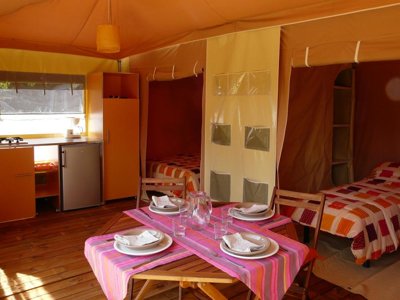 Cliquez pour découvrir toutes les photos de l'HÉBERGEMENT ! bungalow toilé - Flower Des Vallées photo 2