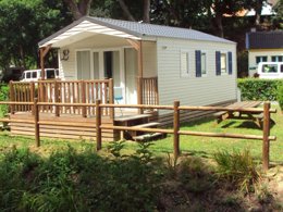 Camping Pas Cher vous présente avec son site Officiel campingpascher.fr, le Camping Flower Des Vallées classé 3 étoiles, situé sur la commune de Saint Brieuc dans le département Côtes-d'armor (Bretagne) en France. Le camping Flower Des Vallées, vous présente un hébergement de type mobil-home de 25 m². Le camping Flower Des Vallées vous propose du mardi 07 avril au mardi 14 avril 2026 pour 7 nuits à 441€. Cette location propose 103 dates différentes pour réserver votre séjour. Découvrez également les 15 autres gammes d'hébergements du camping. Les Avis clients pour le Camping Flower Des Vallées sont excellents avec une note moyenne de 10 sur 10. Piscine chauffée, Piscine couverte, Animations familiales, Club enfants, Aire de jeux enfants, Baby-foot, Ping-pong, Terrain multisports, Bar, Dépôt de pain, Plats à emporter, Épicerie,... En savoir plus : cliquez-ICI.