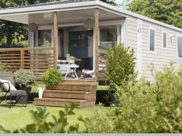 Camping Pas Cher vous présente avec son site Officiel campingpascher.fr, le Camping Flower Des Vallées classé 3 étoiles, situé sur la commune de Saint Brieuc dans le département Côtes-d'armor (Bretagne) en France. Le camping Flower Des Vallées, vous présente un hébergement de type mobil-home de 26 m². Le camping Flower Des Vallées vous propose du mardi 07 avril au mardi 14 avril 2026 pour 7 nuits à 504€. Cette location propose 96 dates différentes pour réserver votre séjour. Découvrez également les 15 autres gammes d'hébergements du camping. Les Avis clients pour le Camping Flower Des Vallées sont excellents avec une note moyenne de 10 sur 10. Piscine chauffée, Piscine couverte, Animations familiales, Club enfants, Aire de jeux enfants, Baby-foot, Ping-pong, Terrain multisports, Bar, Dépôt de pain, Plats à emporter, Épicerie,... En savoir plus : cliquez-ICI.